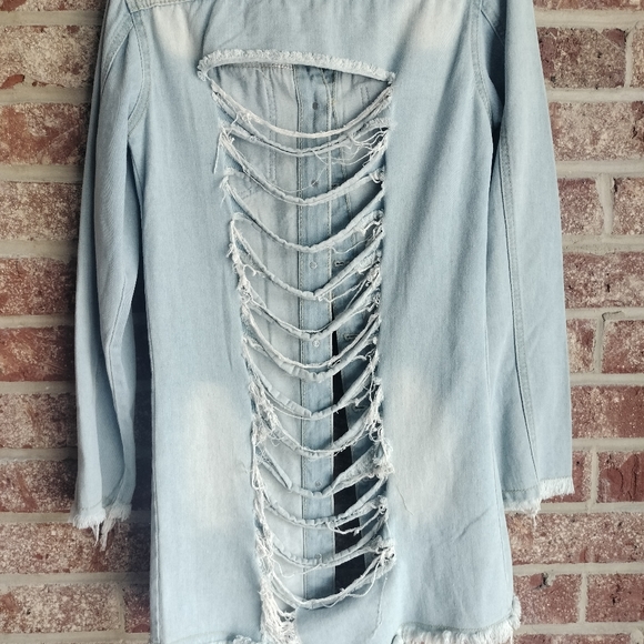 Size Large Denim Jacket - Picture 5 of 7